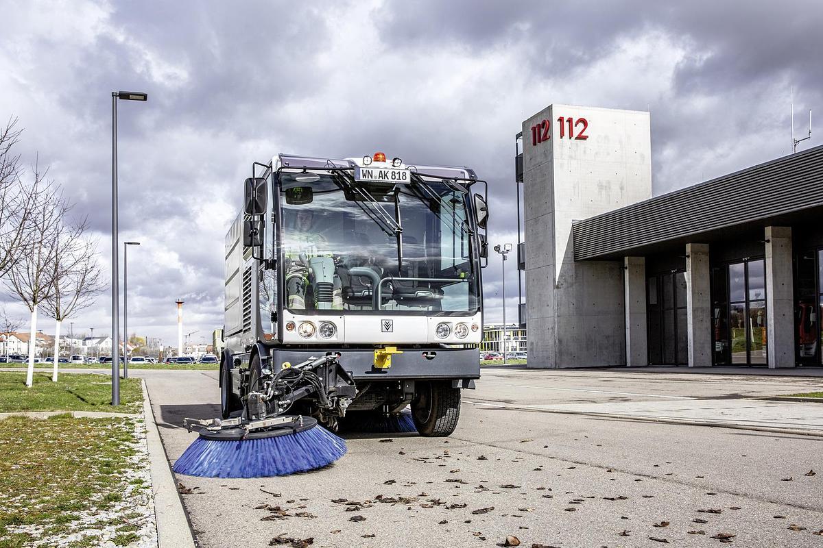Vacuum sweeper MCM 600