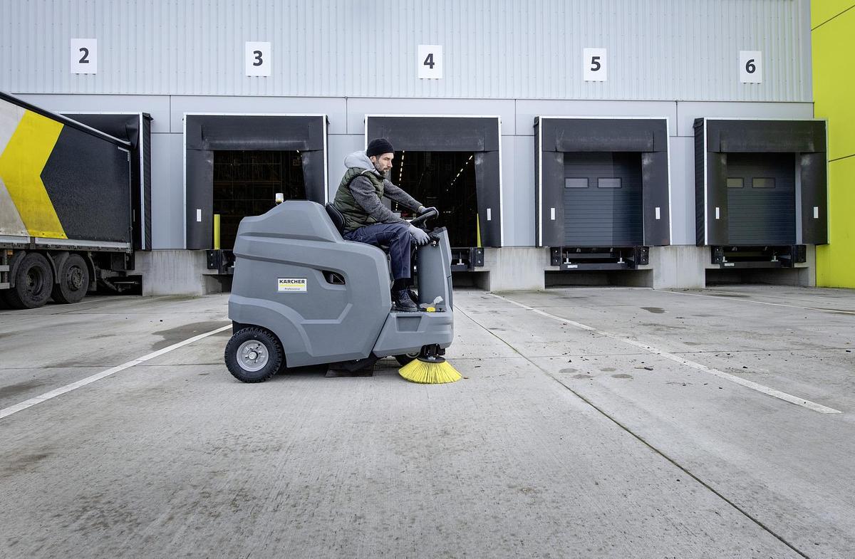 Vacuum sweeper KM 100/120 R G 2SB
