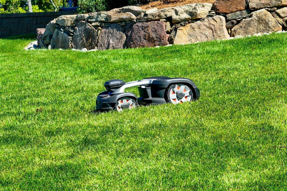 Automower® 435 iQ AWD
