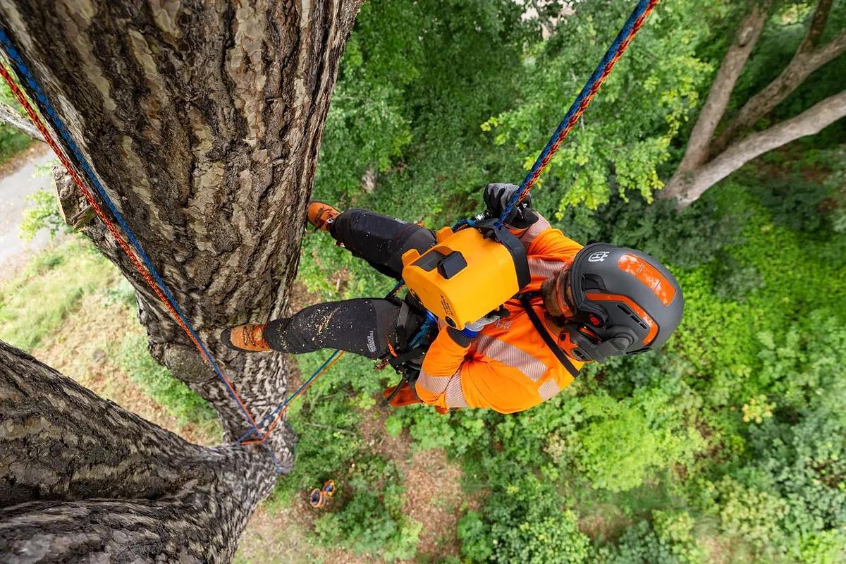 Husqvarna x Skylotec Power Ascender without battery and charger