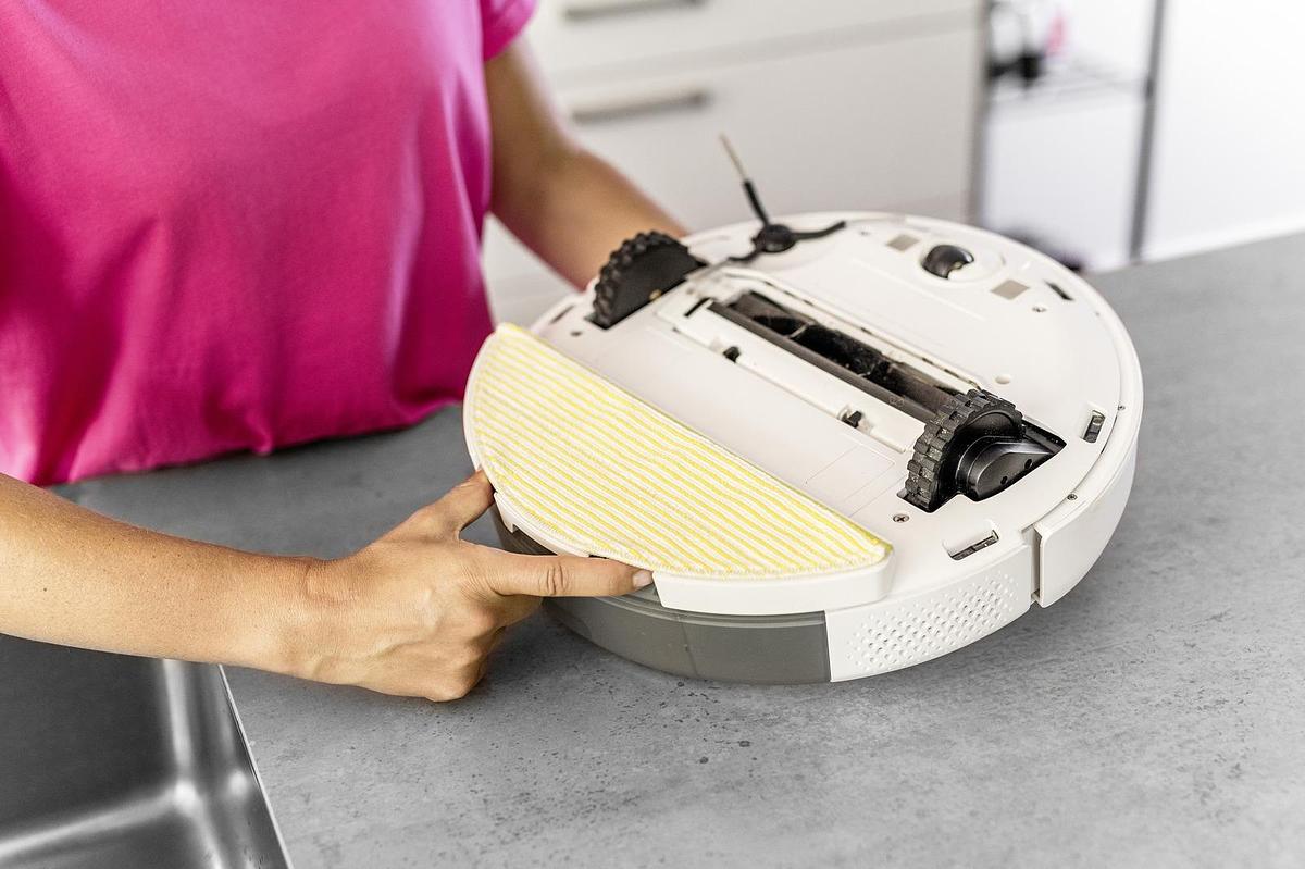 Robot vacuum cleaner with wiping function RCV 5