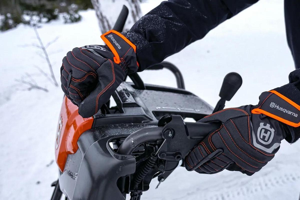 Husqvarna ST 430T Snow Blower