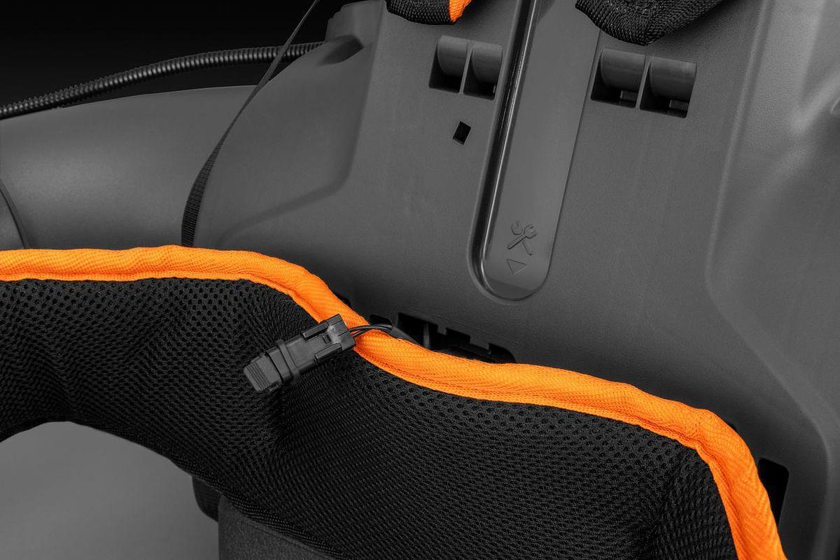 Husqvarna 570iBT (batteries and charger included)