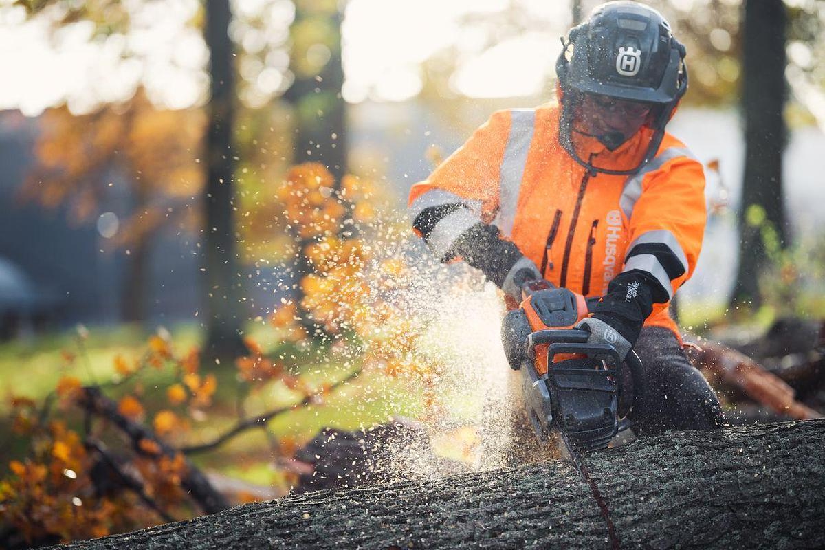 Husqvarna 550i XP® with battery and charger