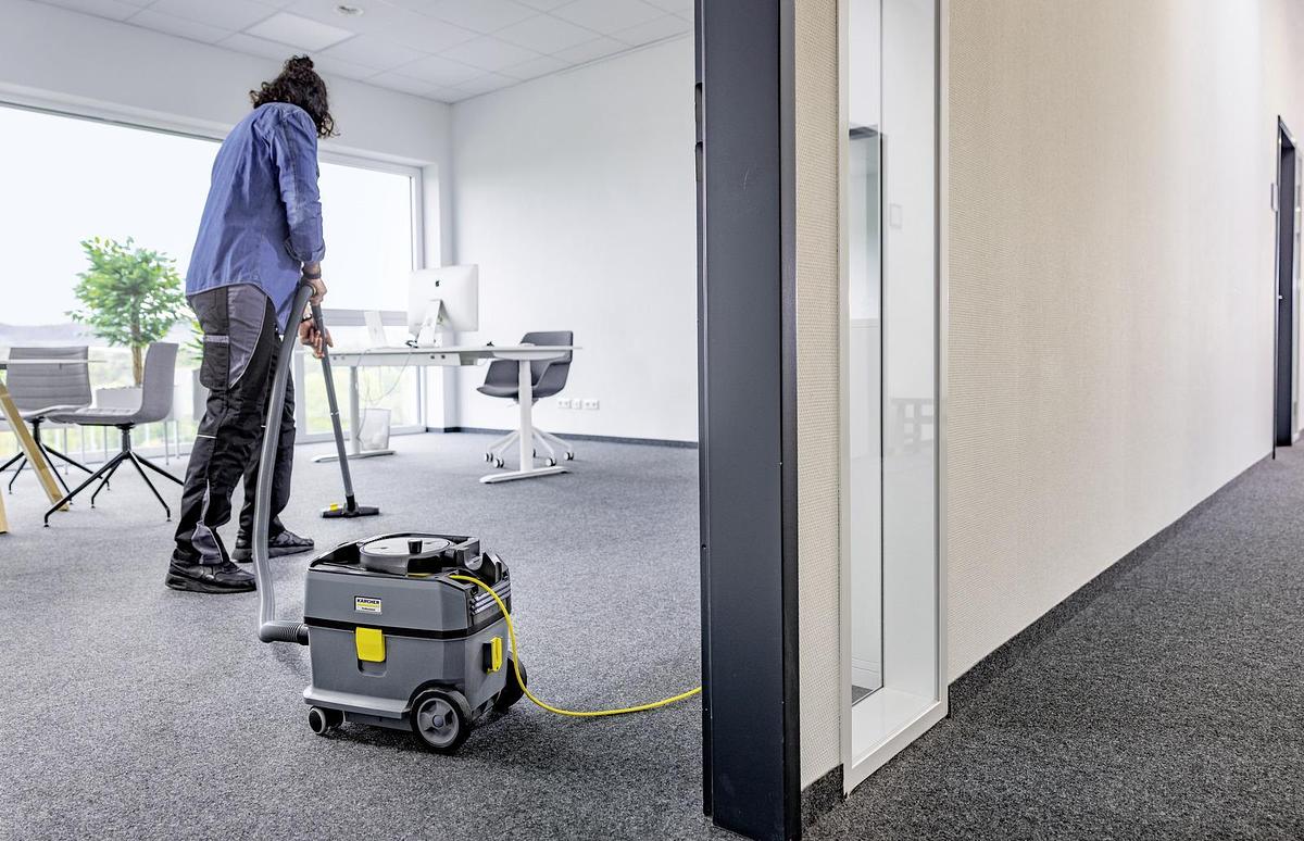 Dry vacuum cleaner T 10/1