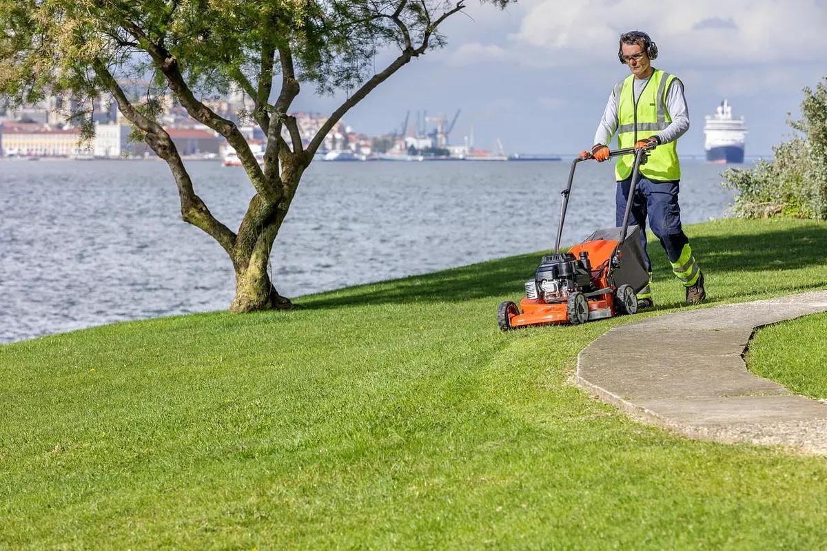 Husqvarna W520
