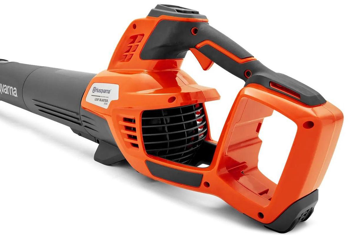 Husqvarna 350iB Leaf Blaster (battery and charger included)