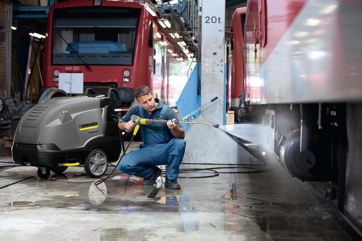 High-pressure cleaner HDS-E 8/16-4 M 24 kW
