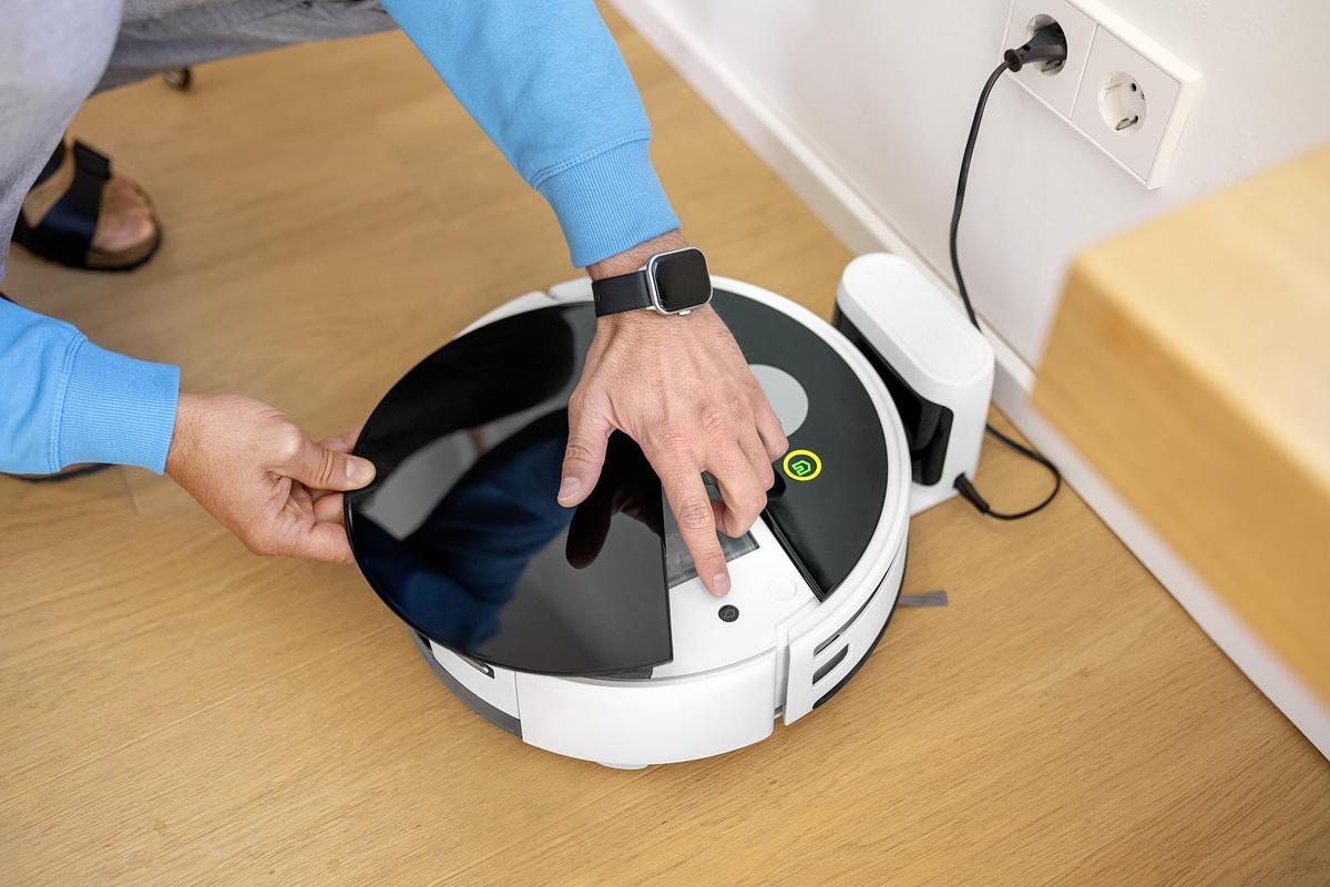 Robot vacuum floor cleaner RVF 7