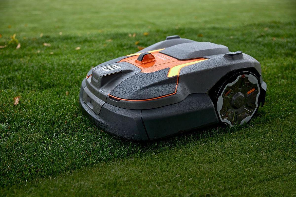 Automower® 580L EPOS® (Exclusive to Golf and Sports Turf dealers)