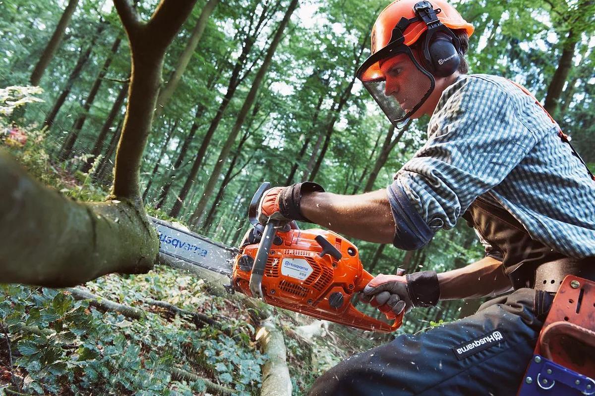 HUSQVARNA 555