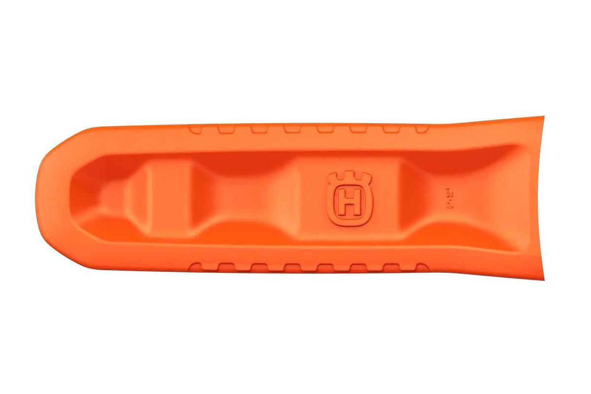 Chainsaw guide bar cover