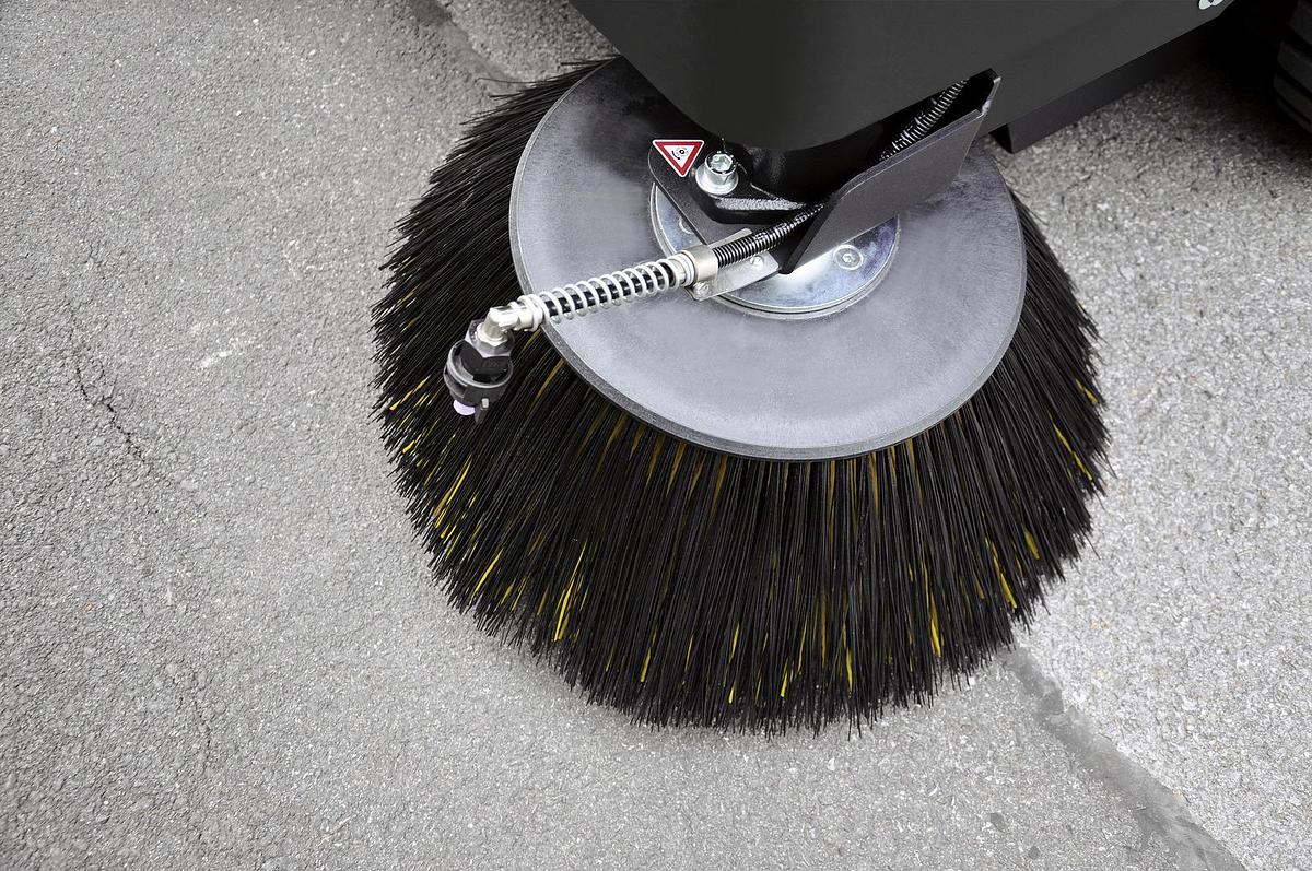 Vacuum sweeper KM 150/500 R LPG