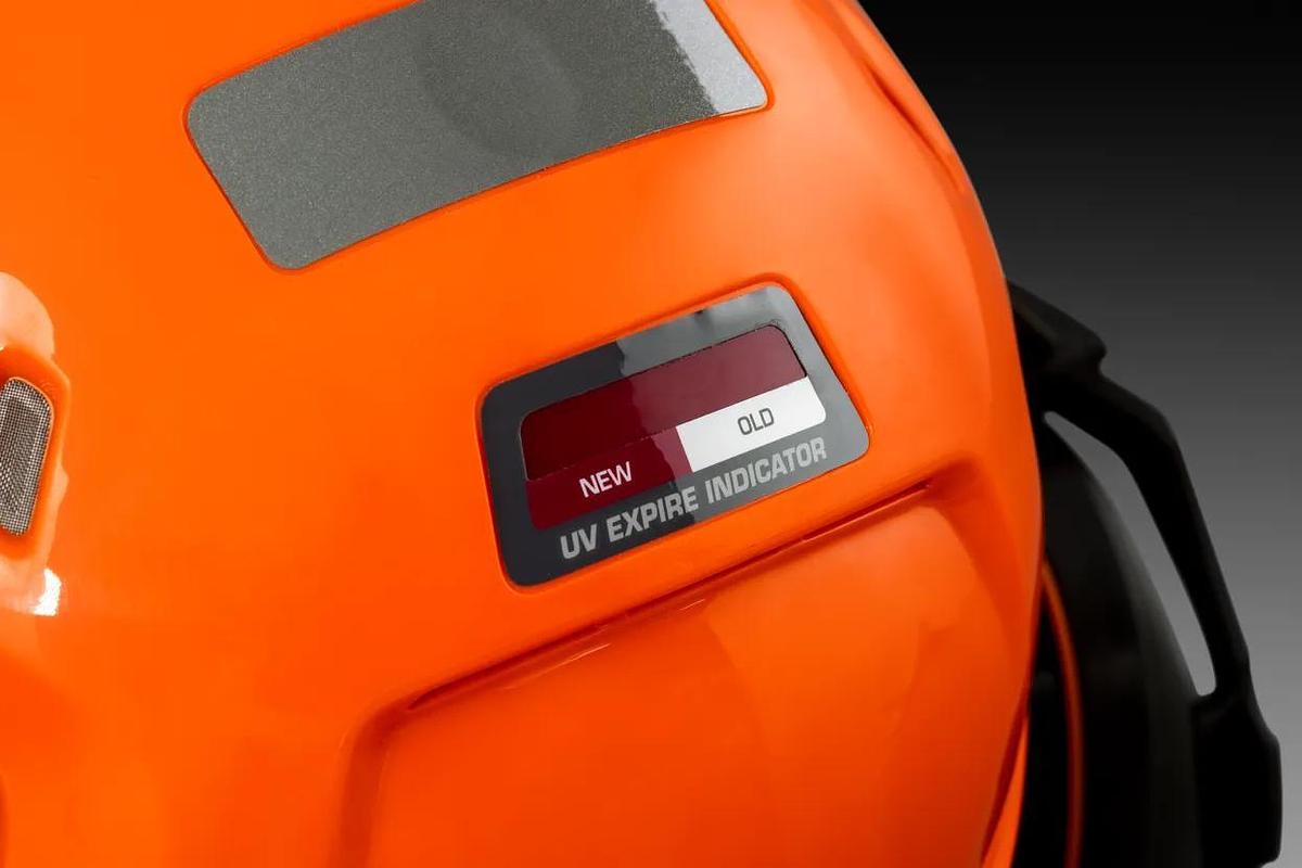Husqvarna forest helmet, Technical