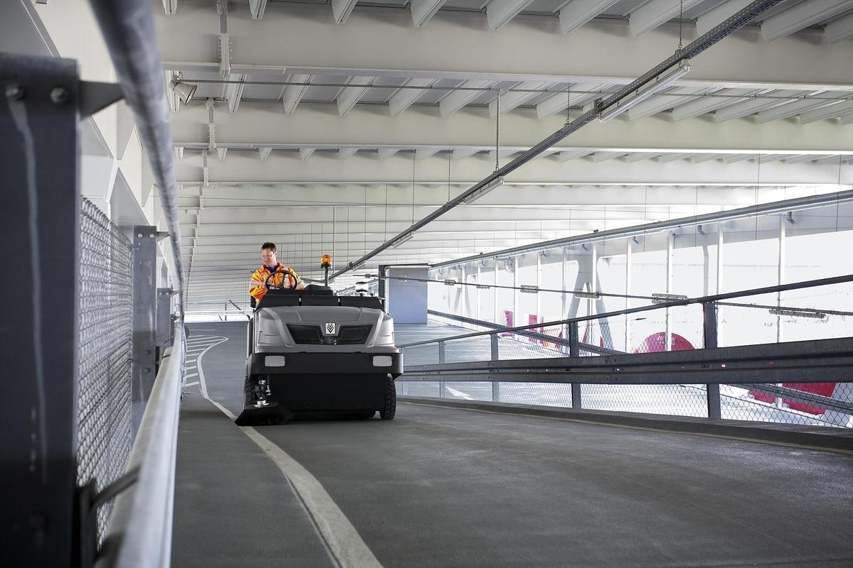 Vacuum sweeper KM 150/500 R D