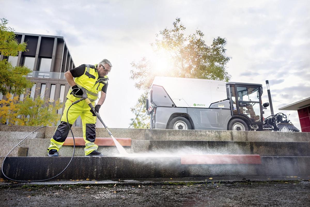 Vacuum sweeper MC 250 e!ectric