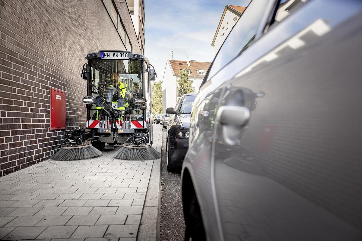Vacuum sweeper MC 150