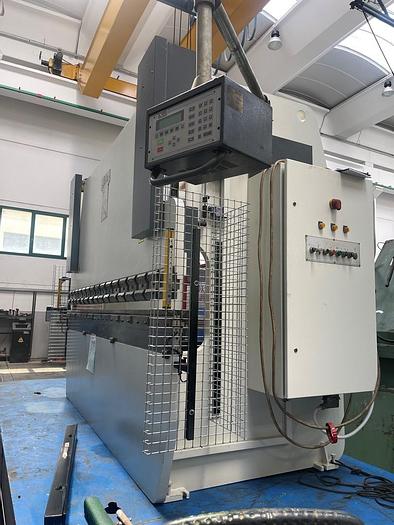 Usato PIEGATRICE SALA IDRAULICA 3000X110 TON