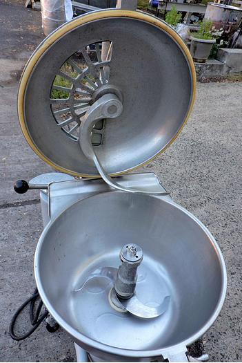 Used HOBART MODEL VCM-40 VERTICAL CUTTER MIXER - S/S