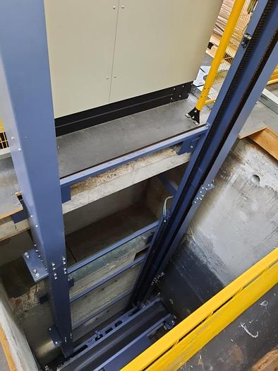 Gebraucht AFT Warenkontrolltisch BJ 2006, Vorkontrolltisch BJ 2005, Förderbandanlage BJ 2006