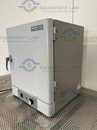 Used VWR  Model 1500E Bench Top Incubator +5 to 70°C, 1 Cu Ft., 120V