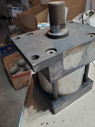 Used LIN-ACT A87-B70-0 Heavy Duty Air Cylinder 1.5" Shaft (J3)