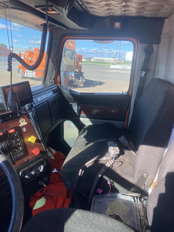 Used 2017 western star rival T7