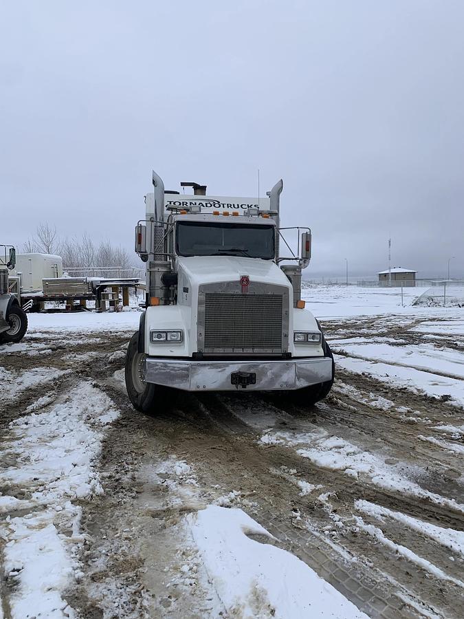 Used 2016 kw t800 tornado