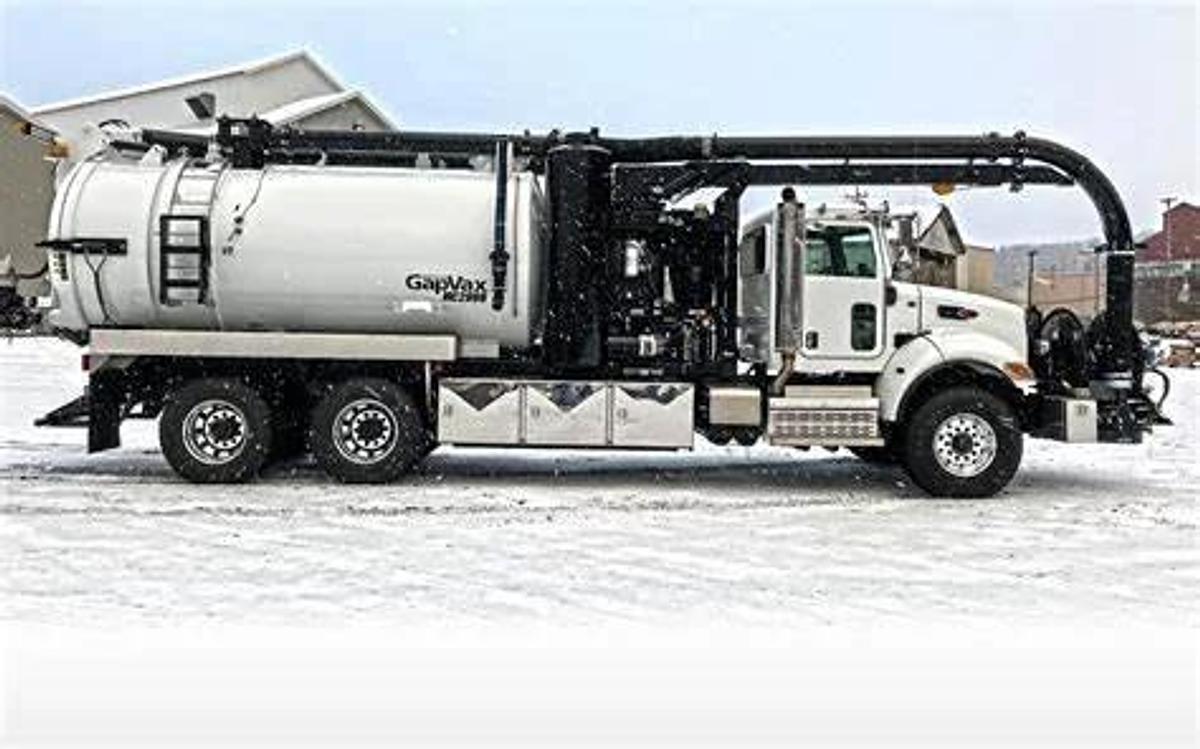 Used 2024 Peterbilt 348 gapvax MC1510