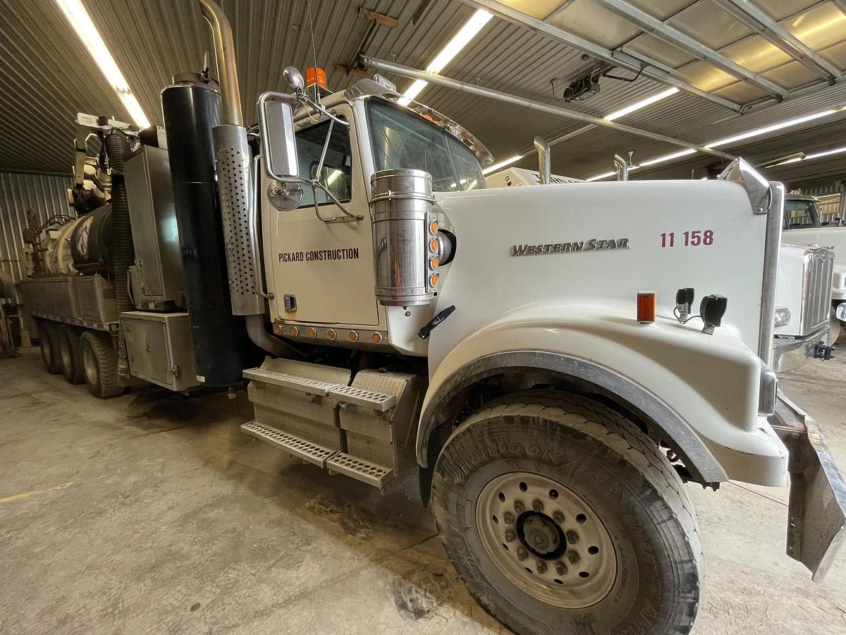 Used 2014 western star 4900 hxx hydrovacs