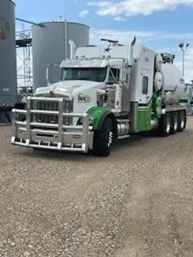 Used 2008 kenworth t800 tornado F4
