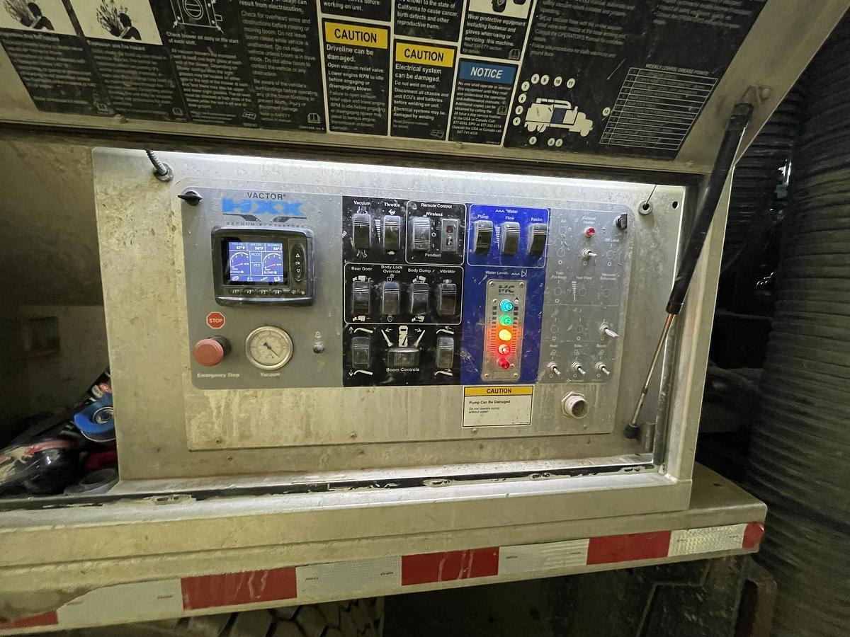 Used 2014 western star 4900 hxx hydrovacs