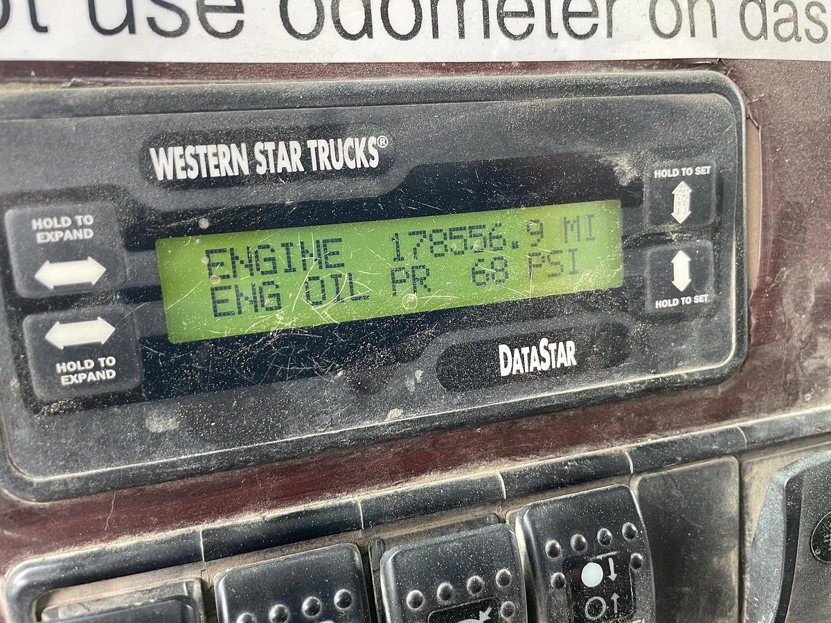 Used 2014 western star 4900 hxx hydrovacs