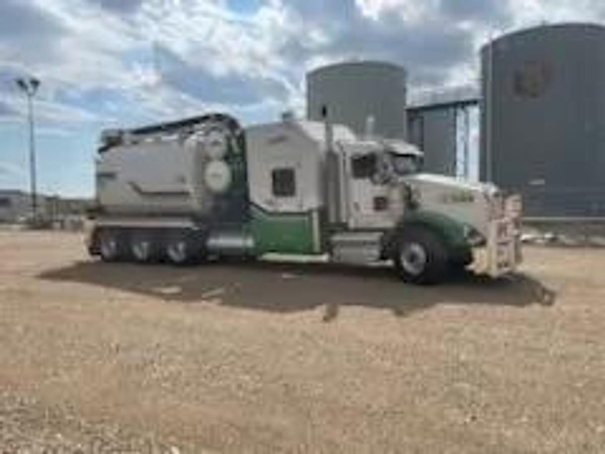 Used 2008 kenworth t800 tornado F4