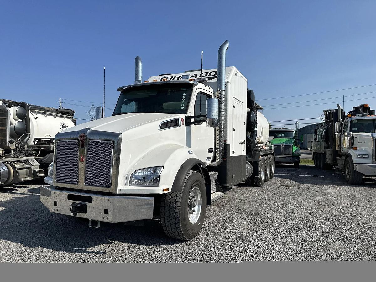 Used 2024 kenworth T800 F4 hydrovac
