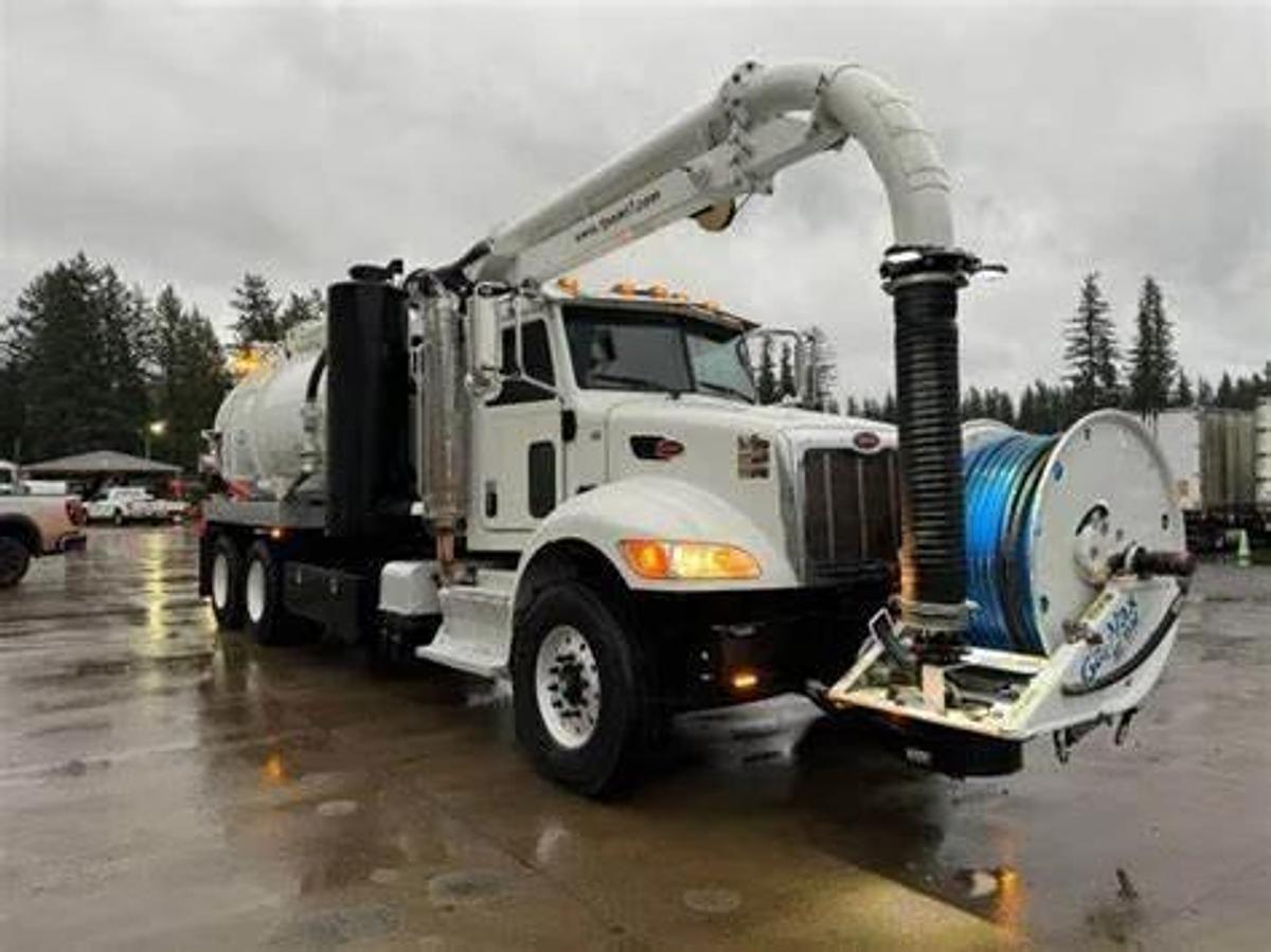 Used 2024 Peterbilt 348 gapvax MC1510