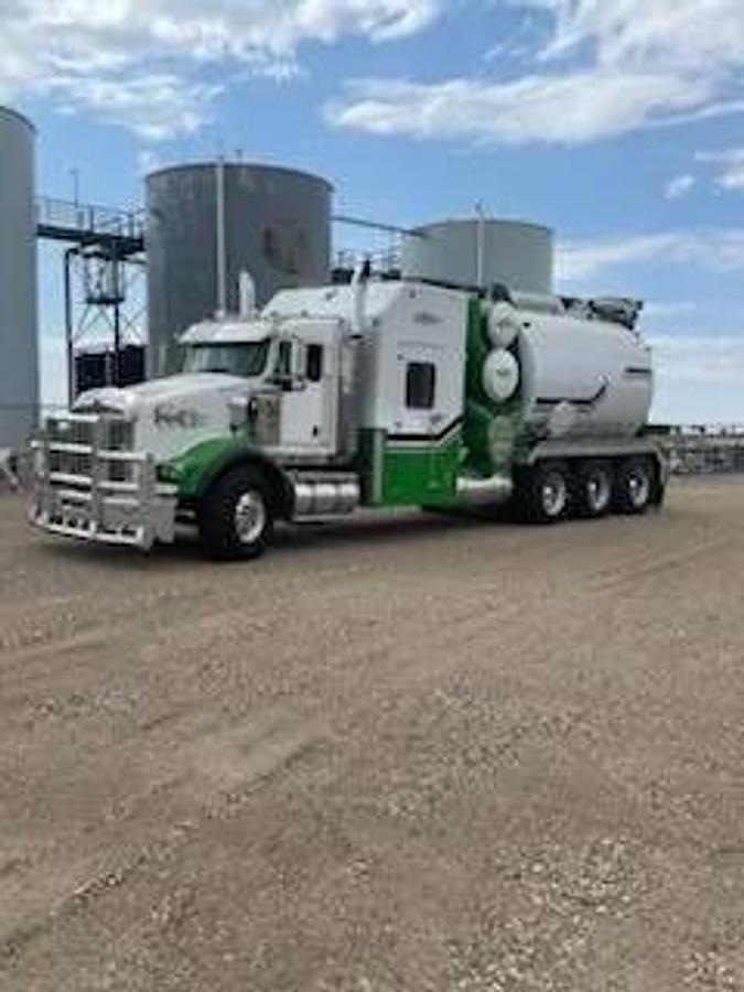 Used 2008 kenworth t800 tornado F4