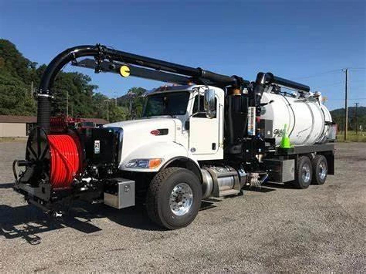 Used 2025 Western star 47X w/Gapvax MC1510 sewer cleaner