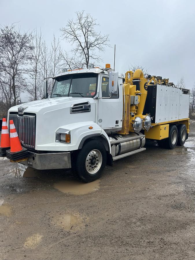 Used 2018 Western Star Rival T7 Hydrovac