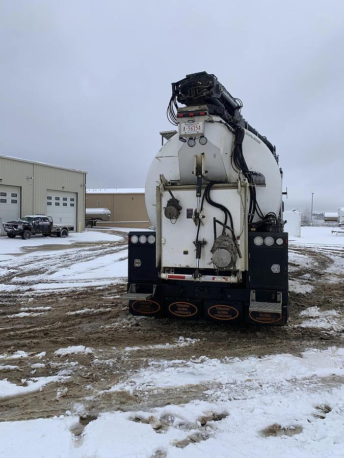 Used 2016 kw t800 tornado