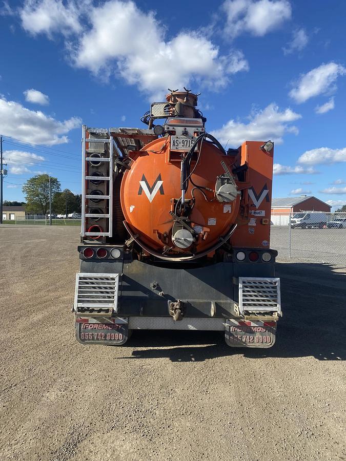 Used 2017 western star rival T7