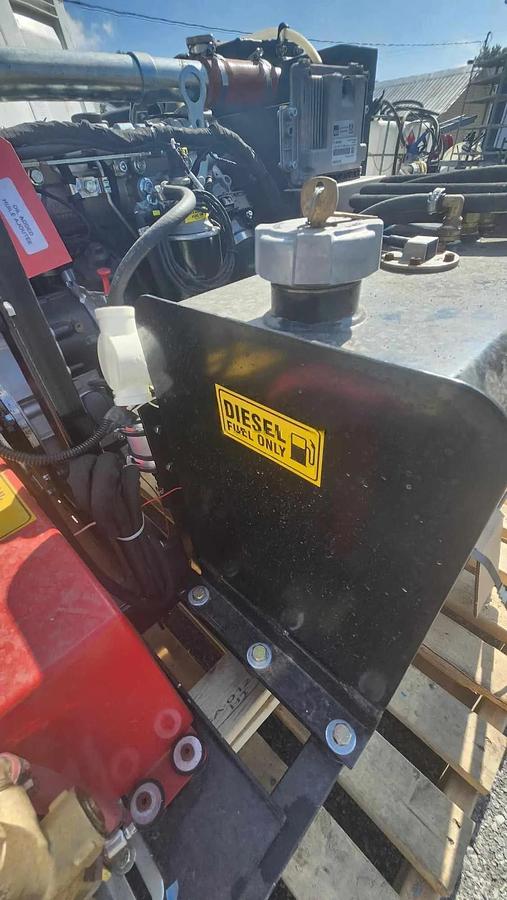 Used skid mounted vacuum and jetter system