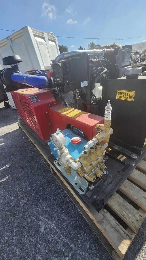 Used skid mounted vacuum and jetter system