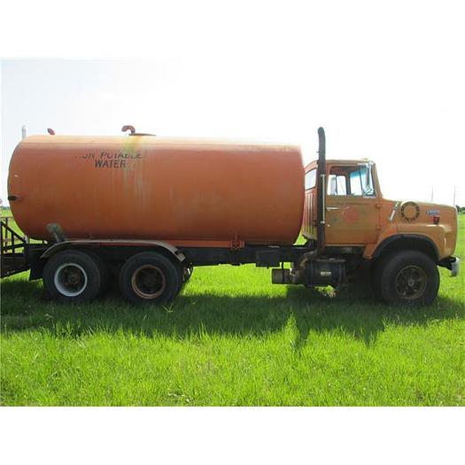 Used 1988 L8000 Tandem Axle Water Truck With 5000 Aluminum Tank