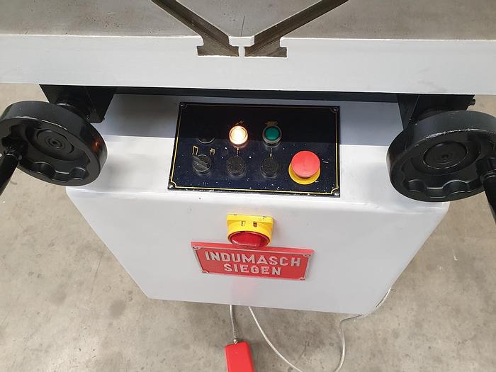 Gebraucht Hydraulische Ausklinkmaschine Indumasch V 204