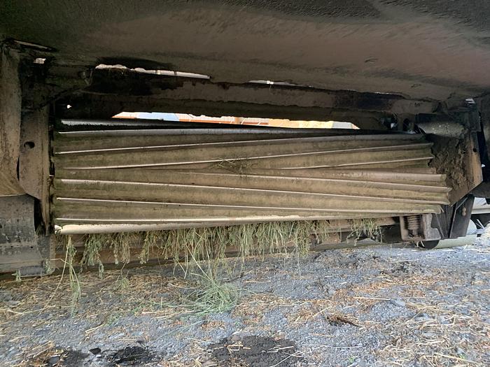 Used 2006 Macdon 9352i Windrower w/ 14' Sickle Head ***Excellent Condition***