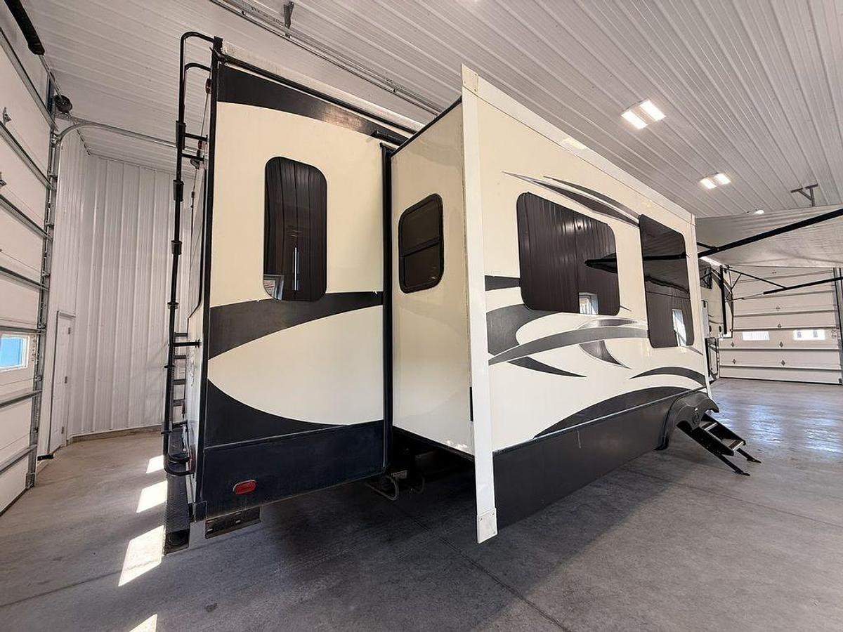 Used 2017 Heartland M-3560SS
