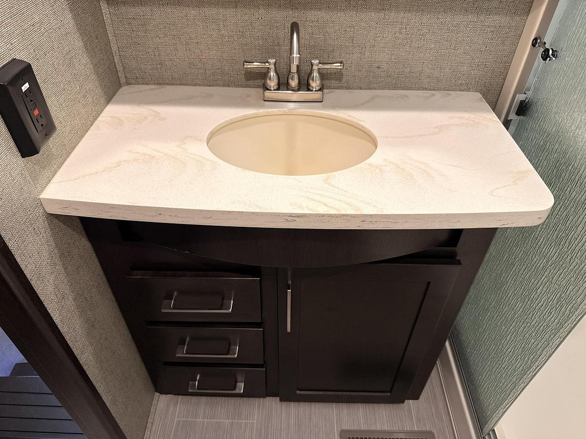 Used 2017 Keystone Raptor 412TS