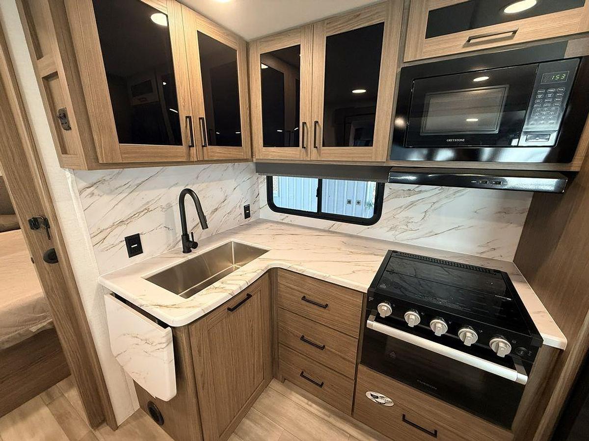 Used 2024 Alliance RV Delta 262RB