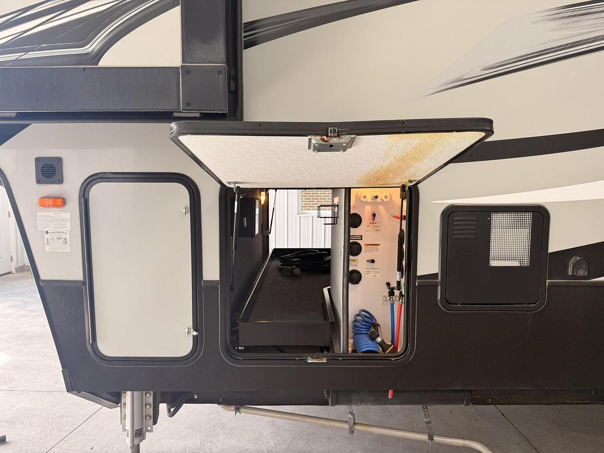 Used 2017 Keystone Raptor 412TS